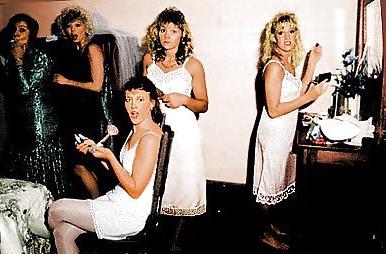 22P 2 or more women in slips