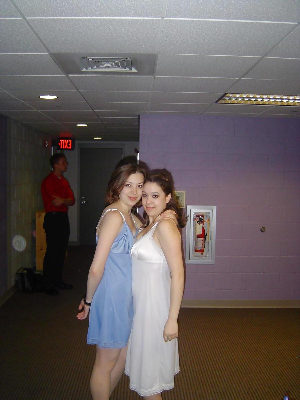 22P 2 or more women in slips