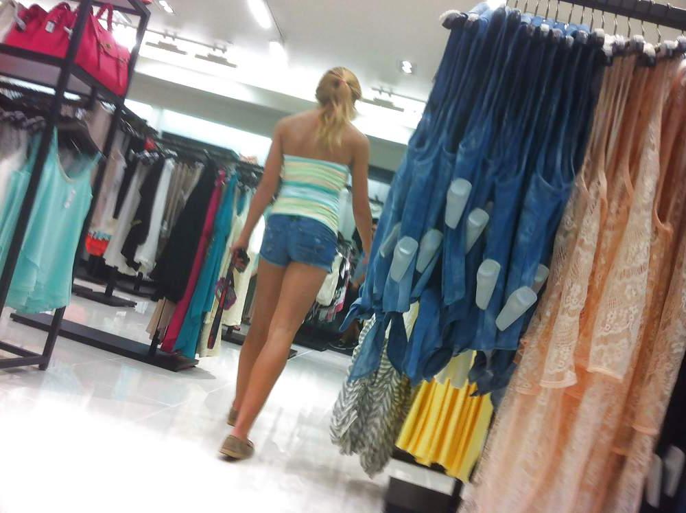 25P Candid Short Shorts