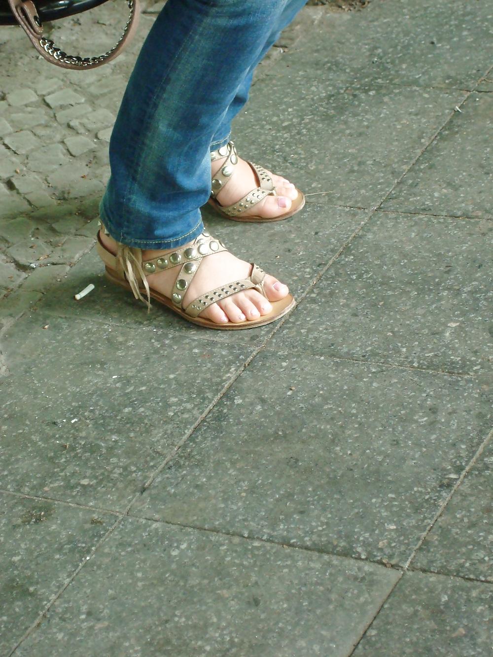 24P Summer in Berlin FEETS