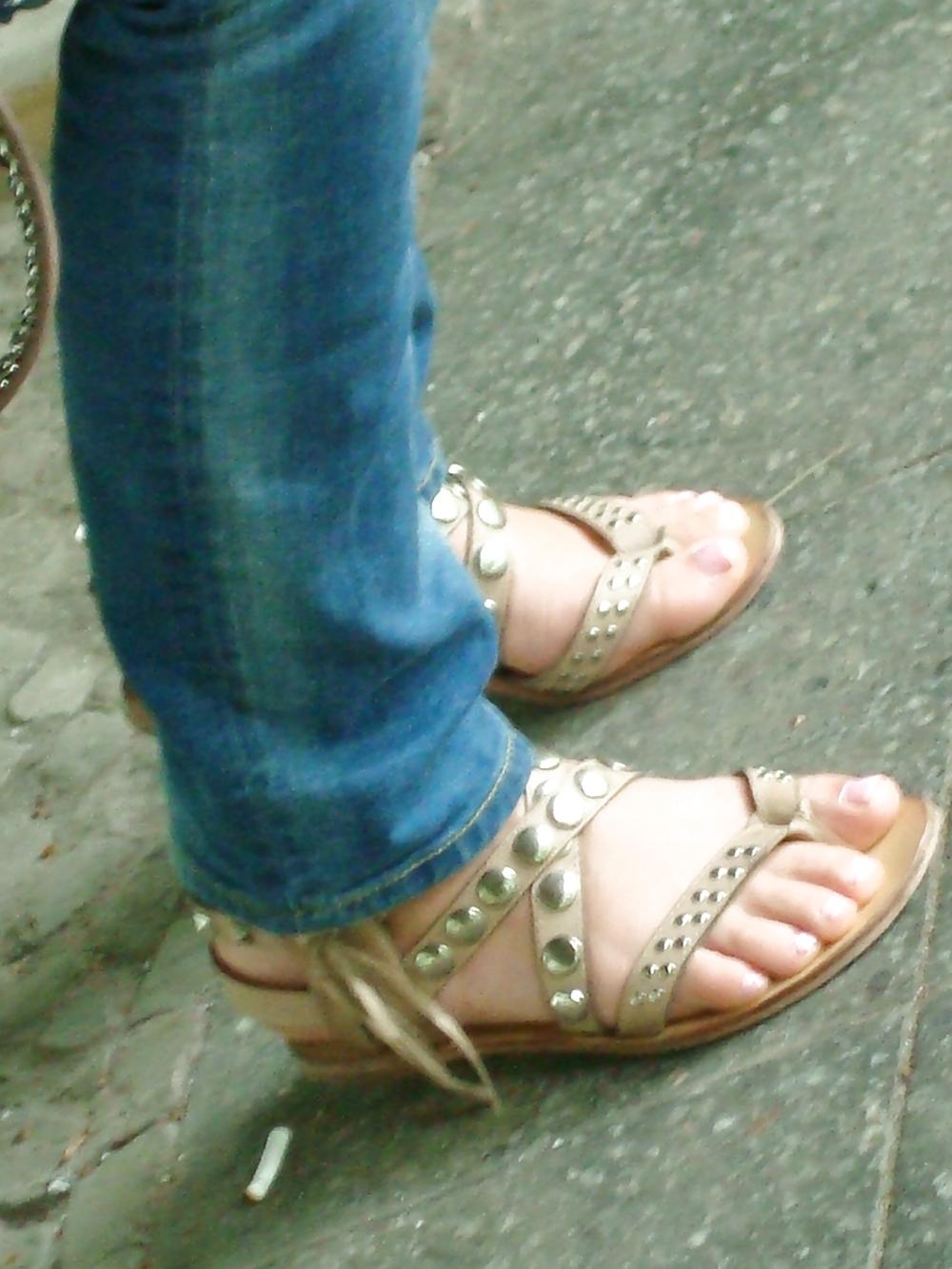 24P Summer in Berlin FEETS