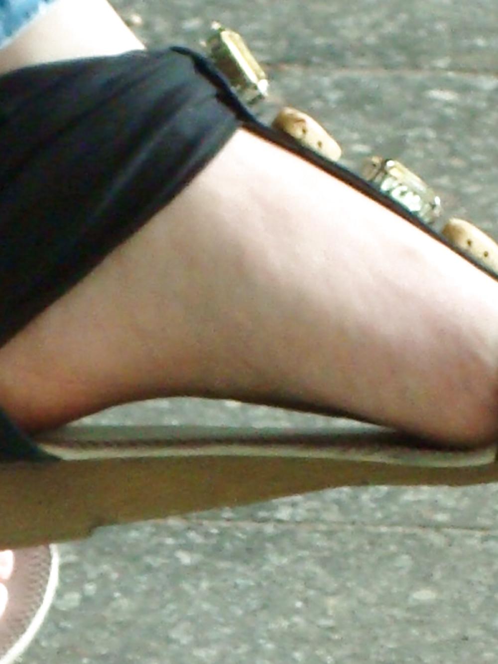 24P Summer in Berlin FEETS
