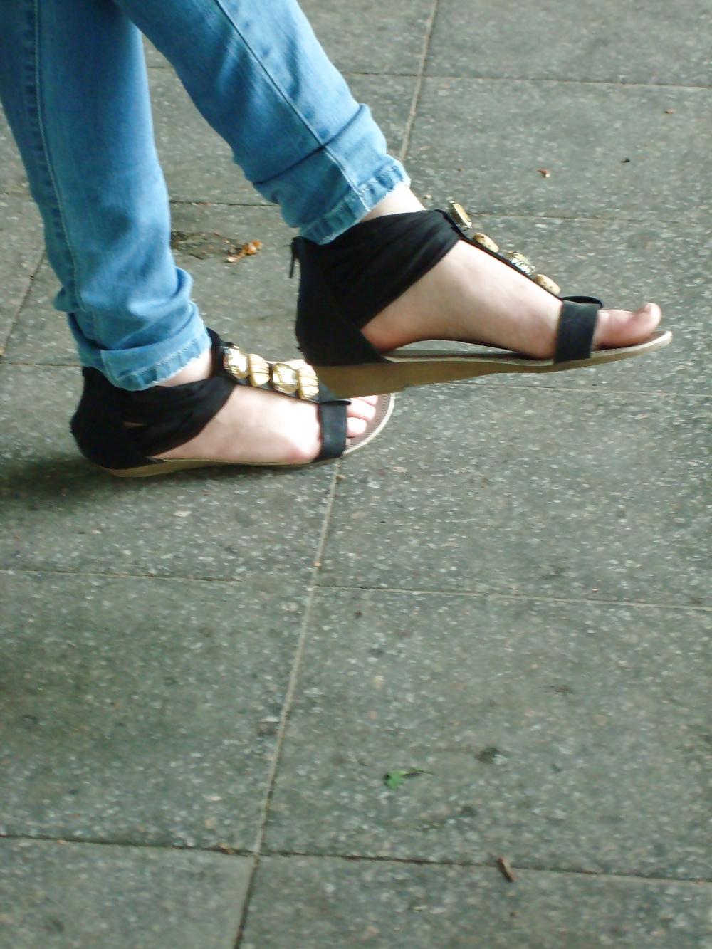 24P Summer in Berlin FEETS