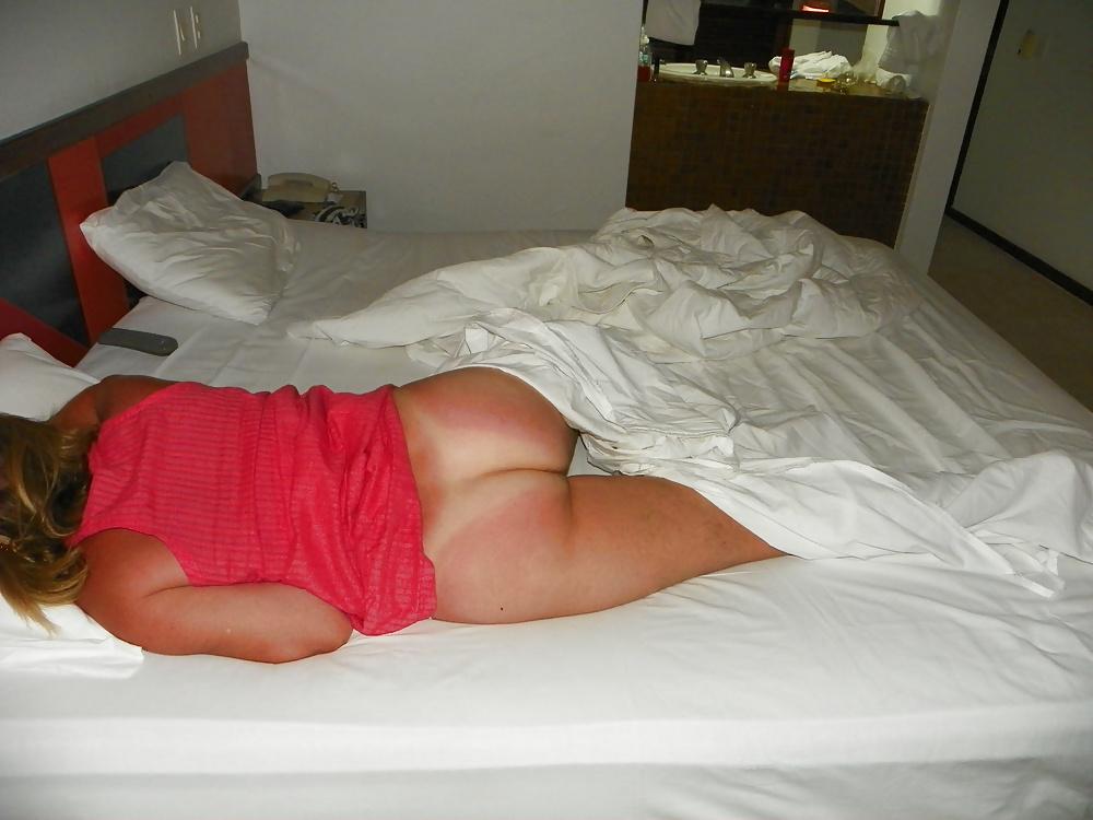 25P WIFE IN HOTEL