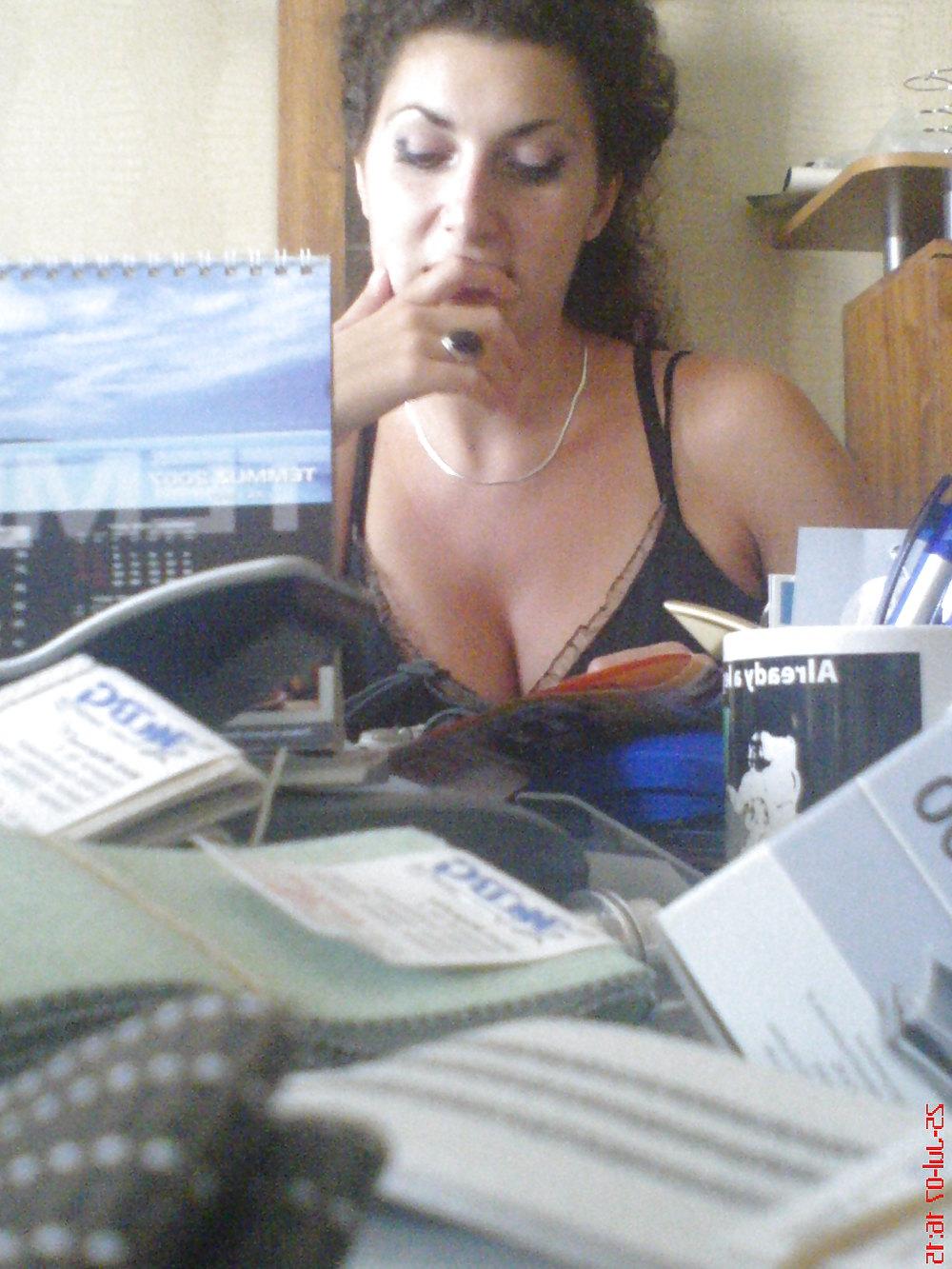 21P Big brown eyes girl