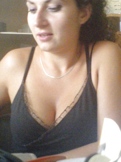 21P Big brown eyes girl