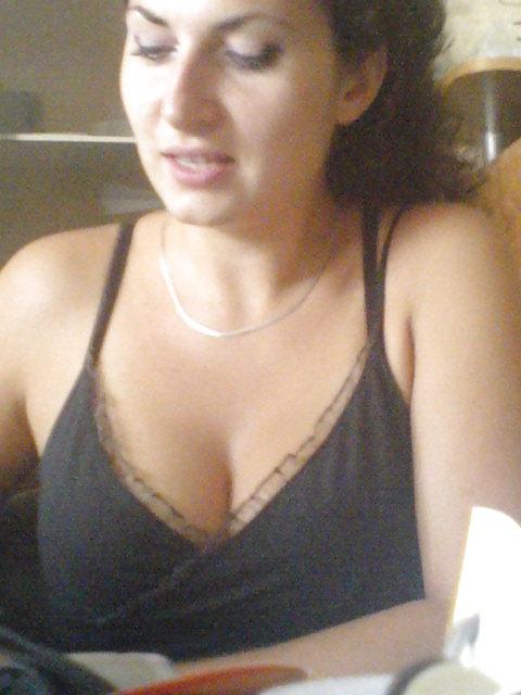 21P Big brown eyes girl