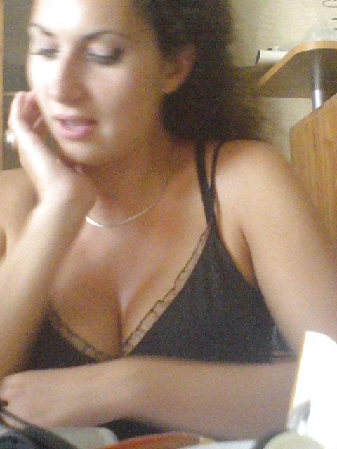 21P Big brown eyes girl