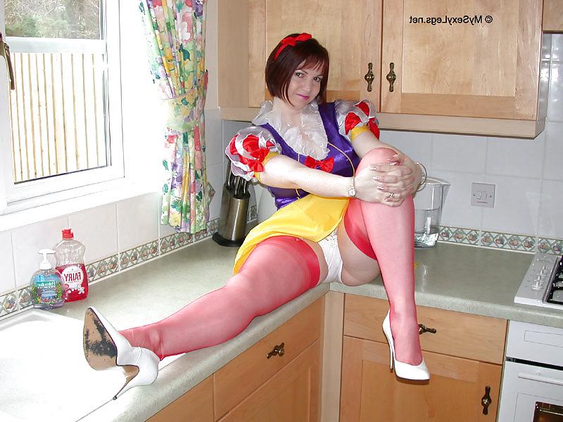 25P Milf 6 Snow White