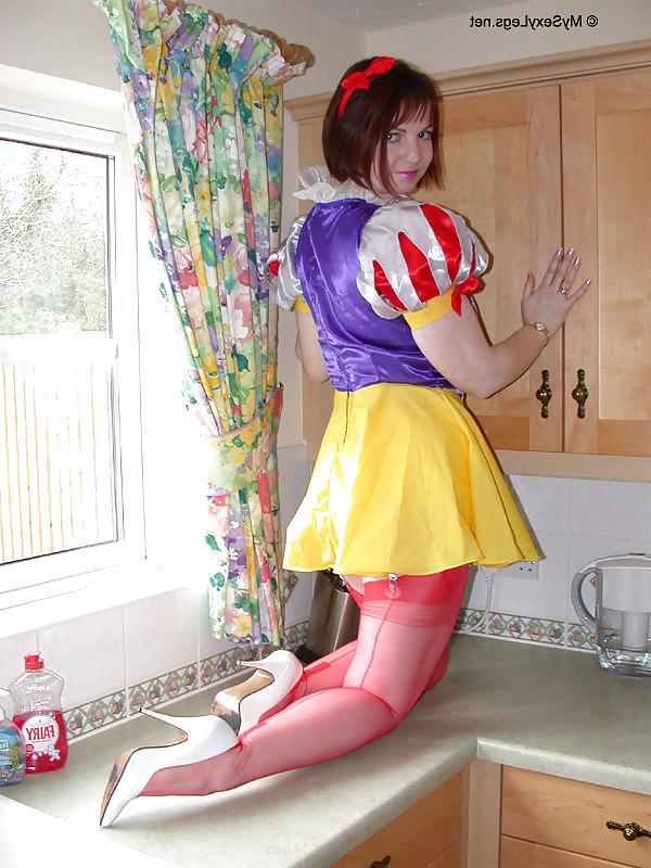25P Milf 6 Snow White