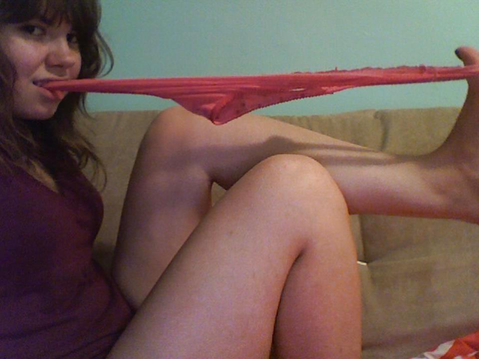 24P Amateur Girl Feet