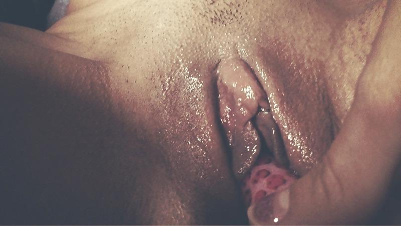 18P Visibly Wet,Creamy or Drippng Pussy 8