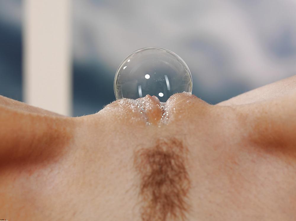 18P Visibly Wet,Creamy or Drippng Pussy 8