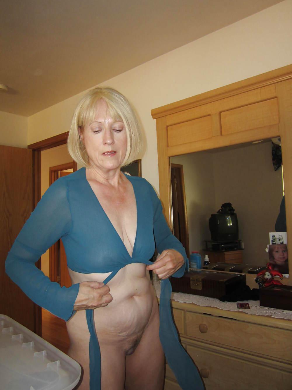 10P Mature Couple Having Fun