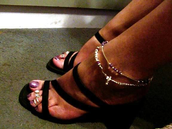 25P Wife perfect feet 1