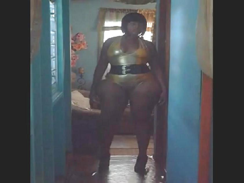 8P Golden bbw