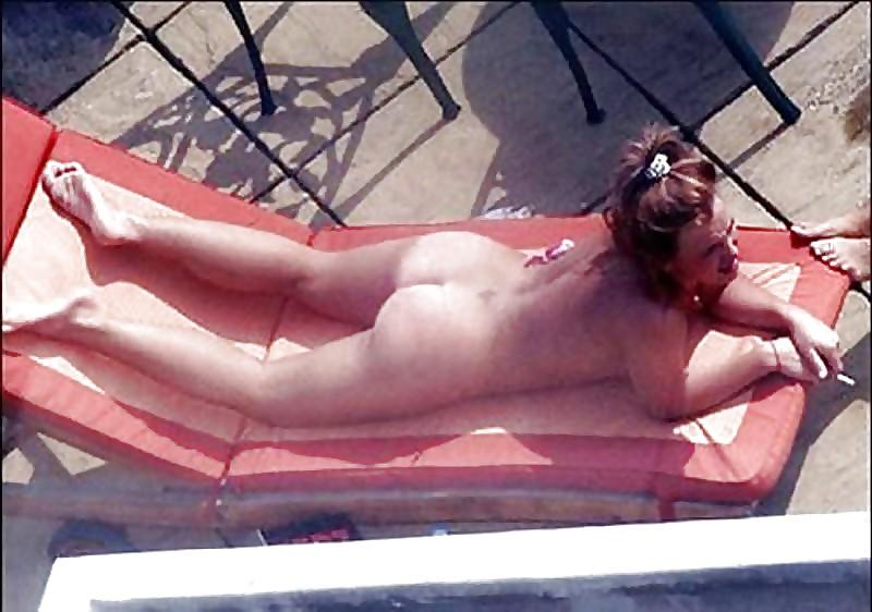 11P BRITNEY SPEARS ASS N FEET TO JERKOFF N CUM OVER