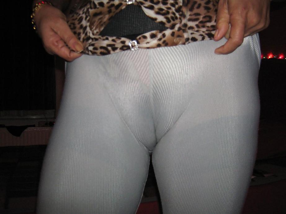 25P Fotze frisst Hose - cameltoe
