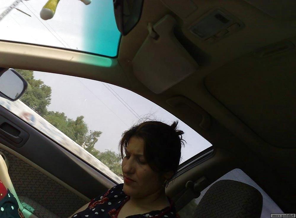 10P Naked Girl In Car