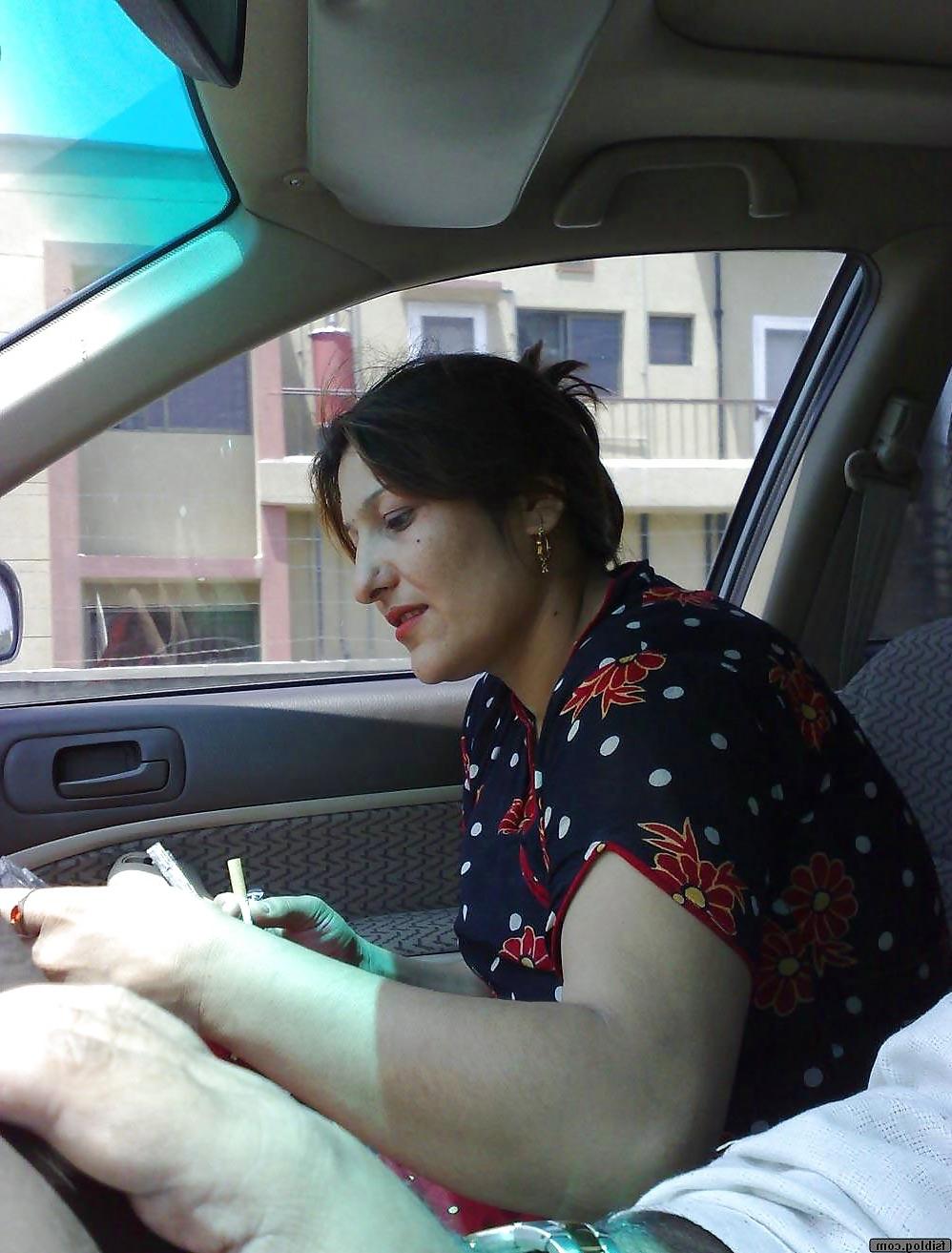 10P Naked Girl In Car