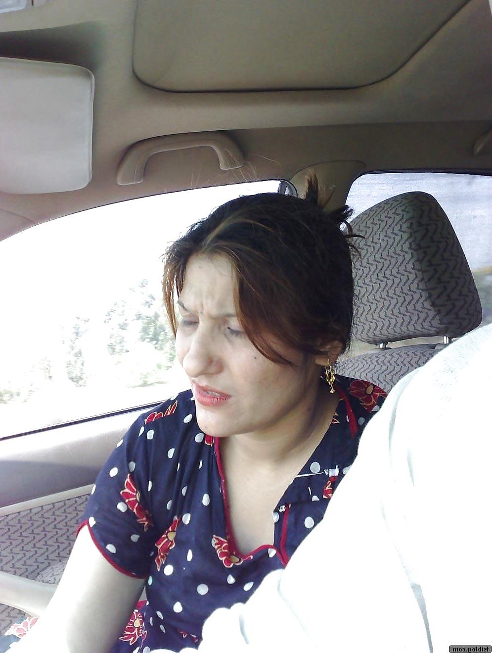 10P Naked Girl In Car