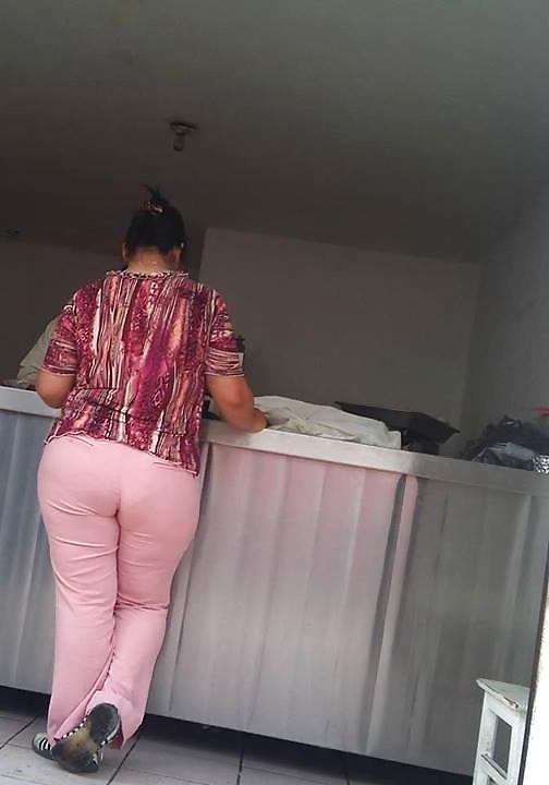 22P Transparentando sus calzones muy buenos veanlo