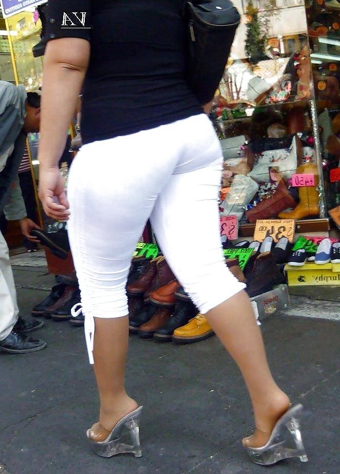 22P Transparentando sus calzones muy buenos veanlo