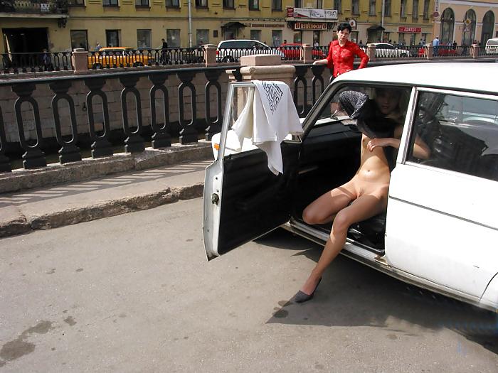 15P No Panty In The Car