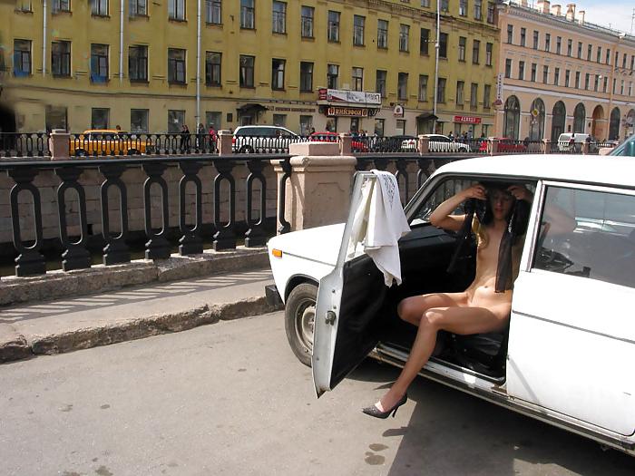 15P No Panty In The Car