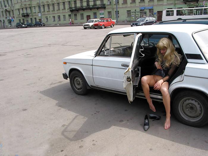 15P No Panty In The Car