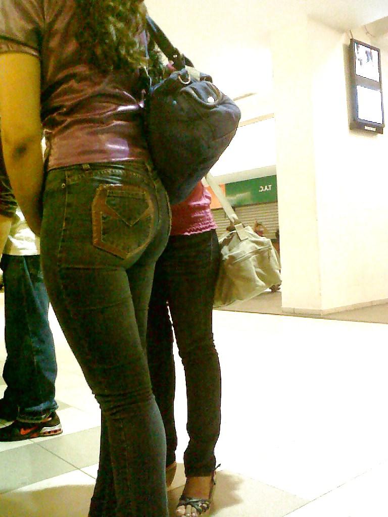 10P Wife And Her Big Ass In Tight Jeans