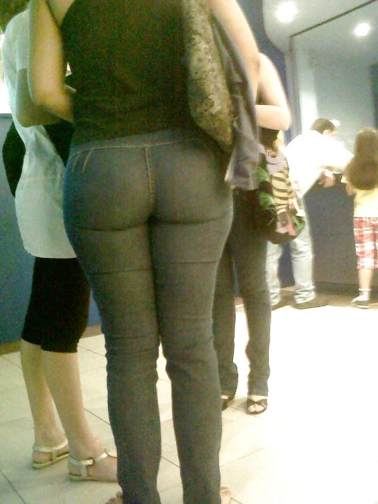 10P Wife And Her Big Ass In Tight Jeans