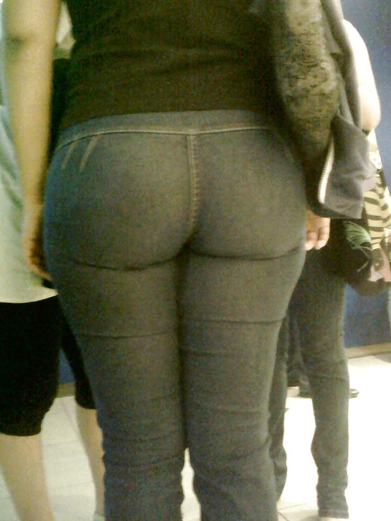 10P Wife And Her Big Ass In Tight Jeans