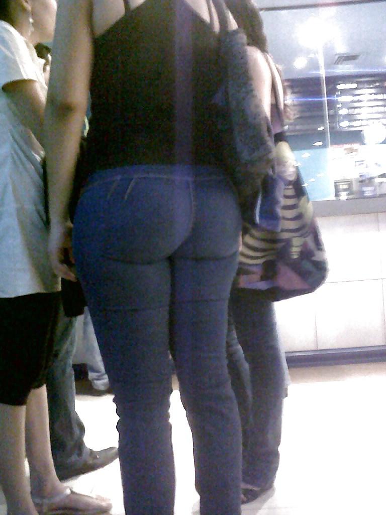 10P Wife And Her Big Ass In Tight Jeans