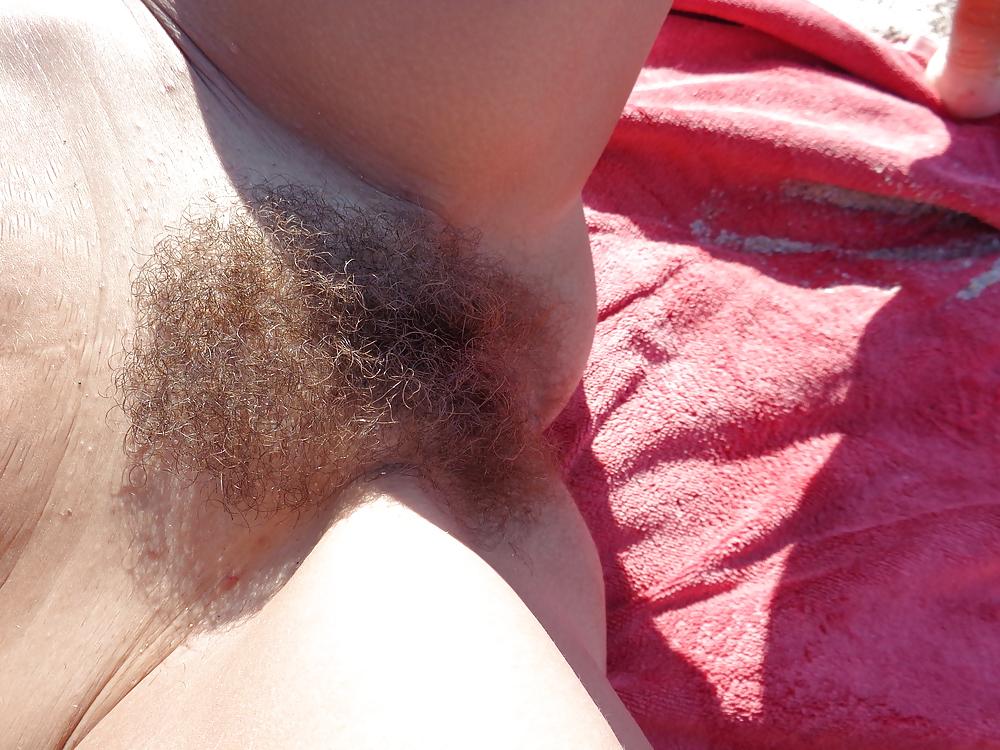 10P Hairy greek girl 