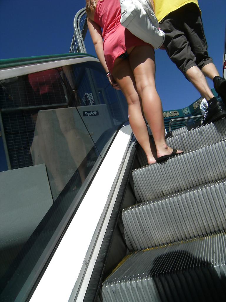 18P UpSkirt