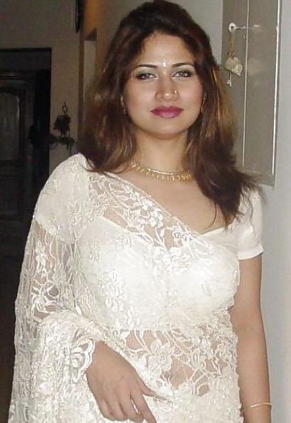 25P Cum All Over Your Indian Aunty - She Might Like It
