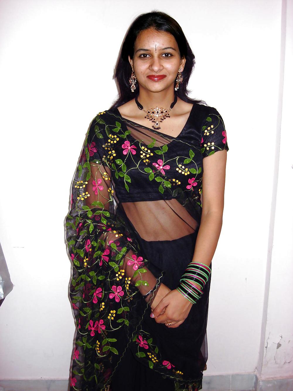 25P Cum All Over Your Indian Aunty - She Might Like It