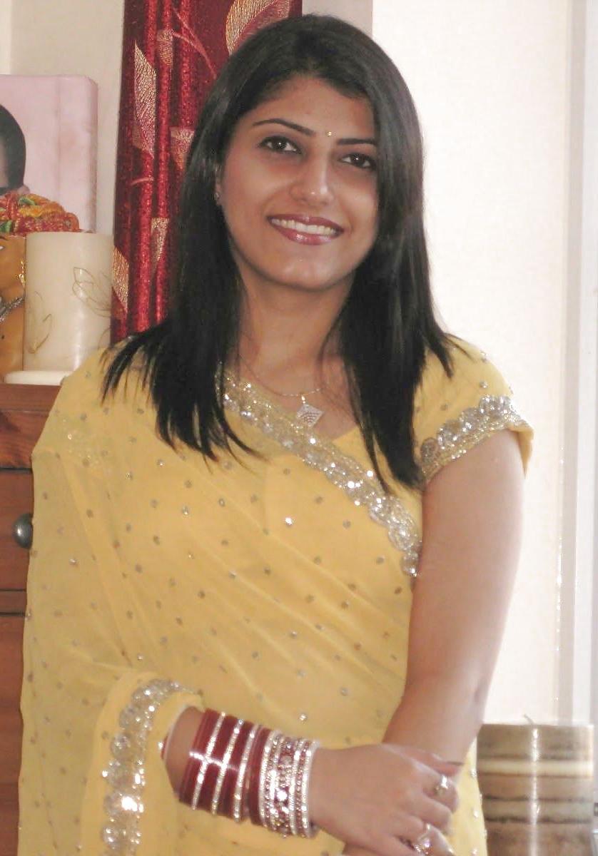 25P Cum All Over Your Indian Aunty - She Might Like It