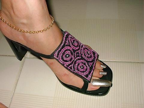 21P Long toe nails