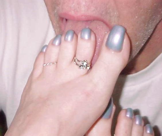 21P Long toe nails