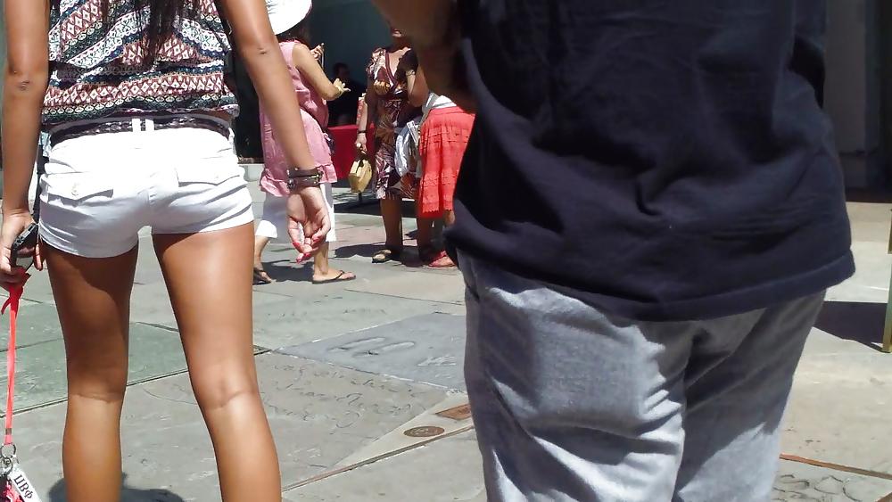 25P French girls ass & butts in tight sexy shorts 