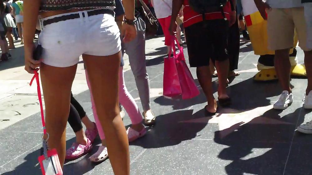 25P French girls ass & butts in tight sexy shorts 