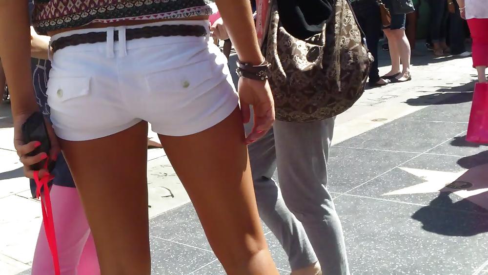 25P French girls ass & butts in tight sexy shorts 