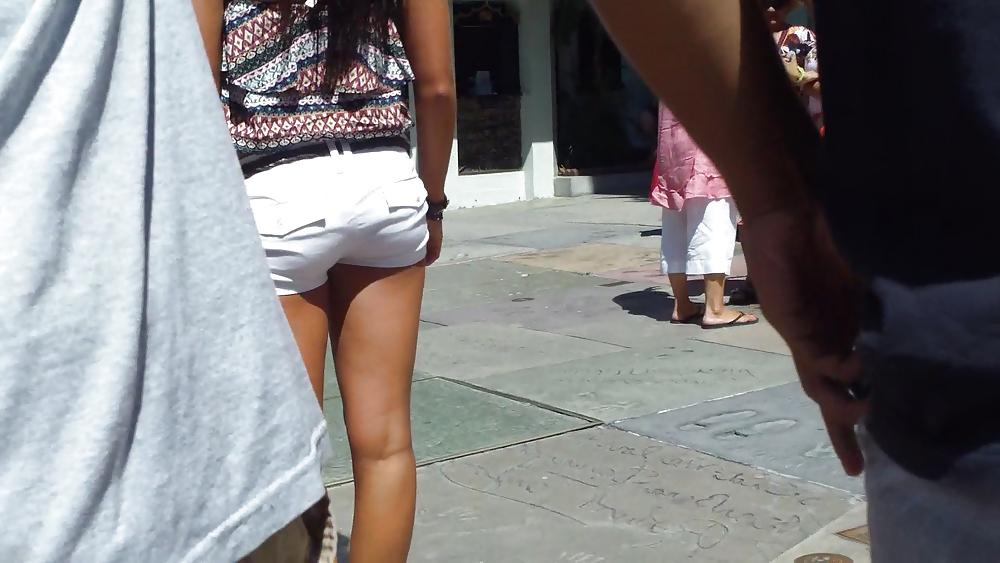 25P French girls ass & butts in tight sexy shorts 