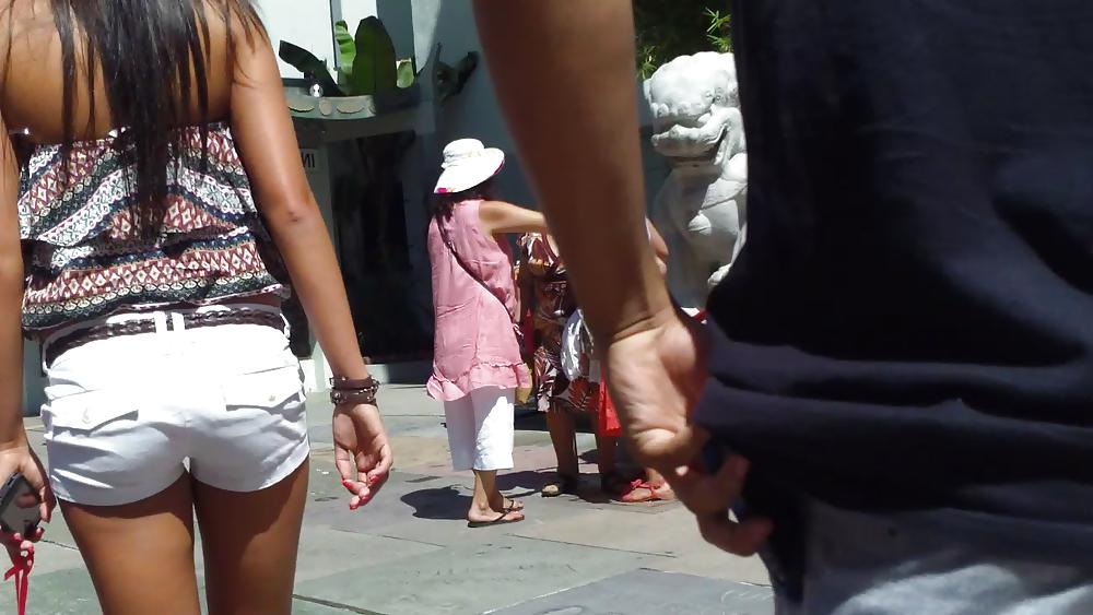 25P French girls ass & butts in tight sexy shorts 