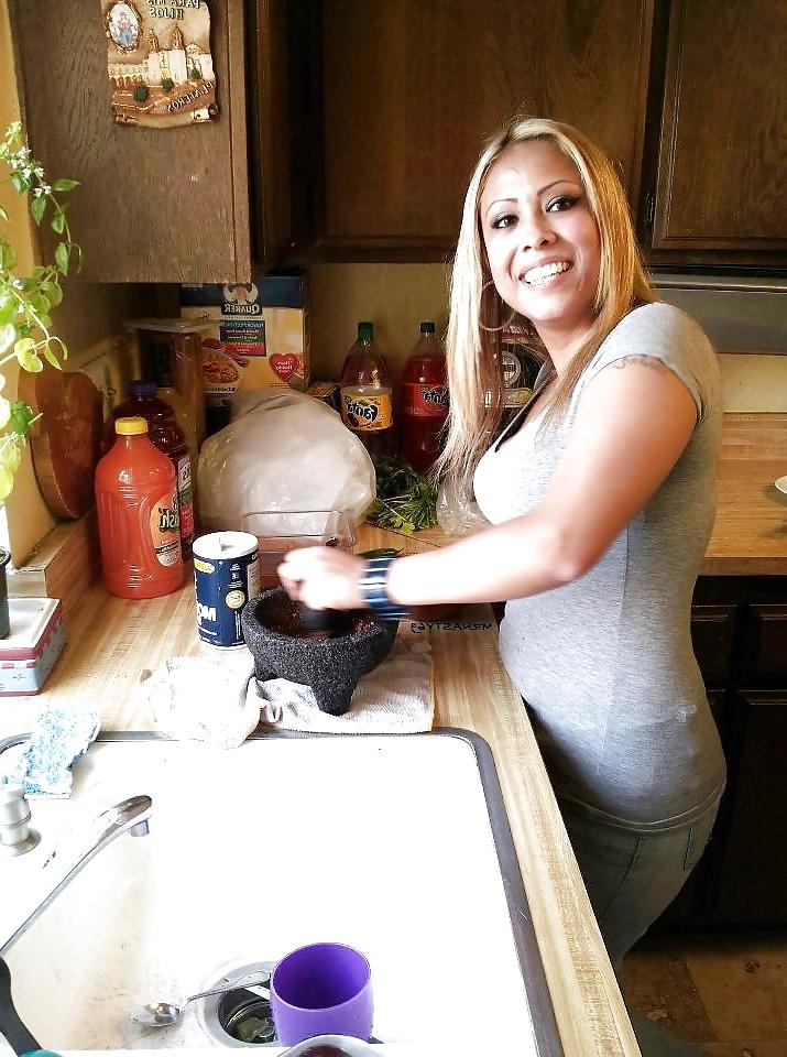 15P Hot Sexy Latina HouseWife Makes My Dick Hard 