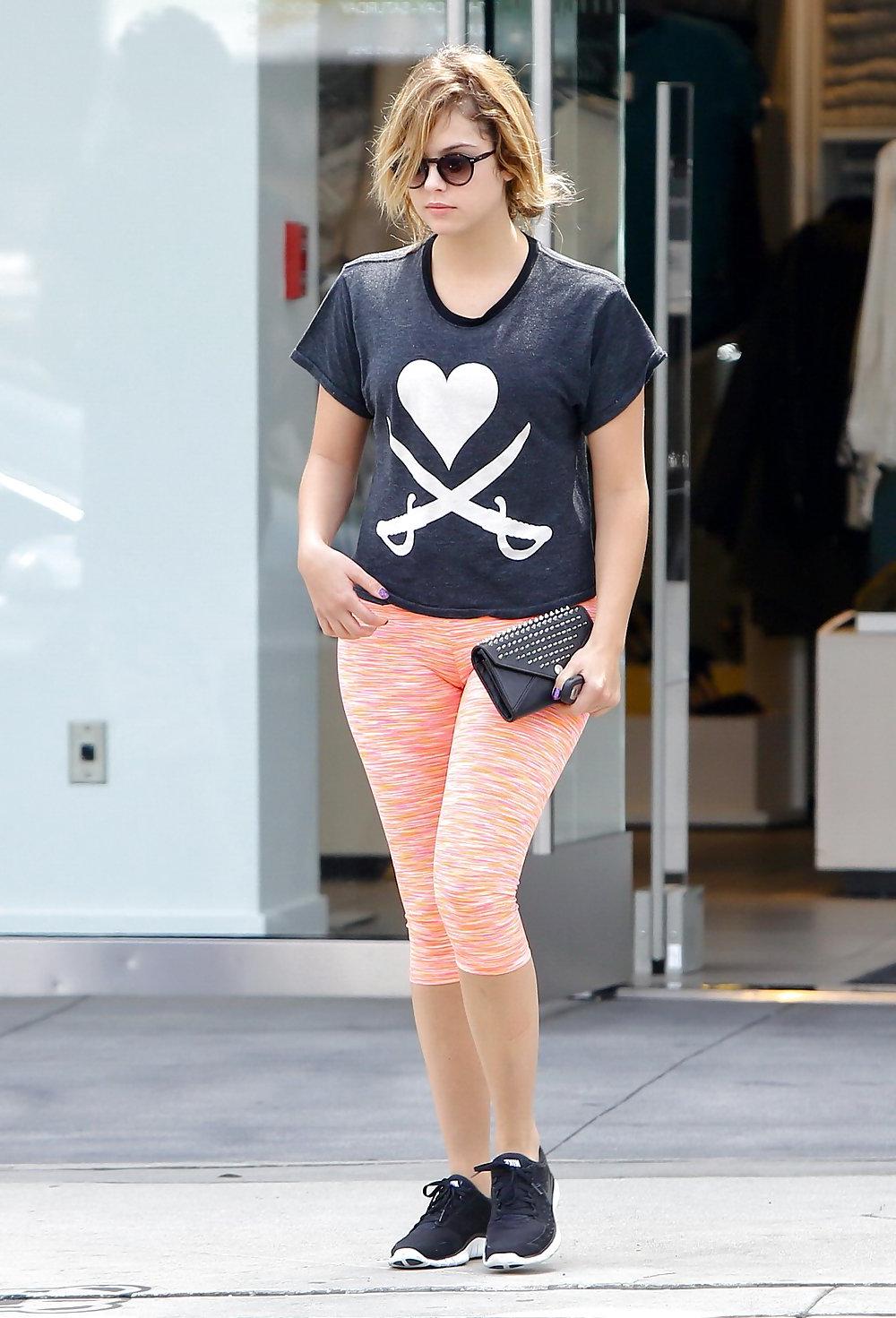 25P Celebrity Cameltoe's 2