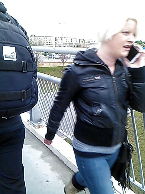 25P Voyeur - babes on transit