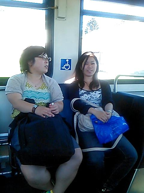 25P Voyeur - babes on transit